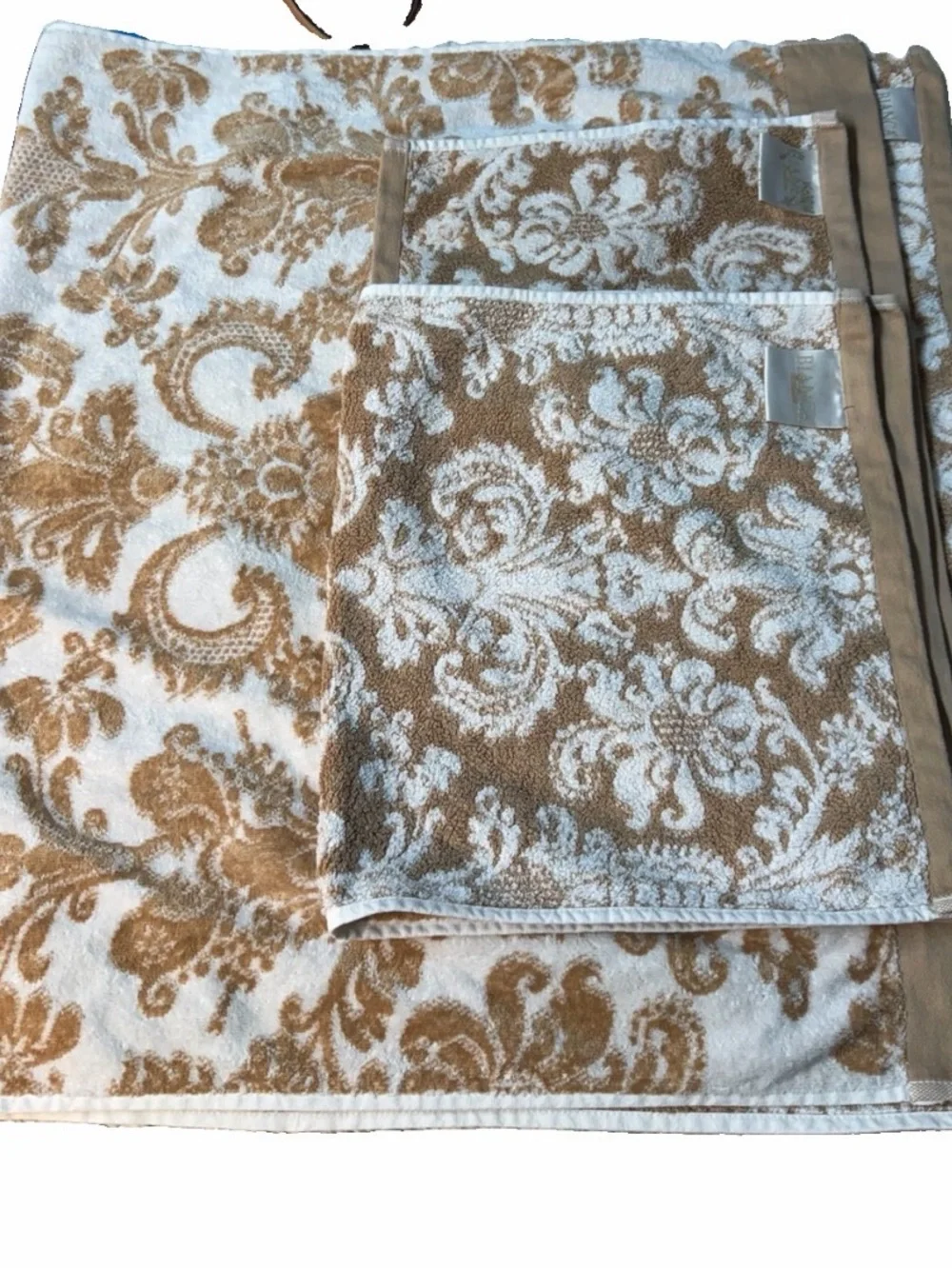 Bianca Exclusive 100% Cotton 3 piece Damask Pattern Towel Set in Beige and White